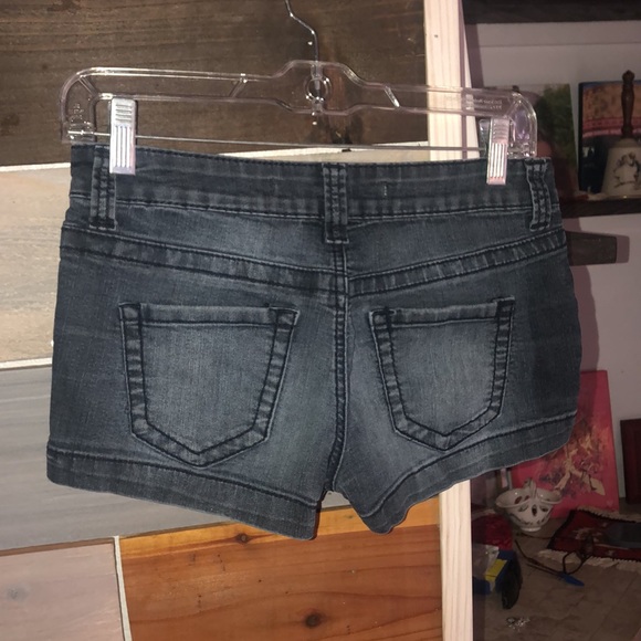 Jean Shorts - size 5 - Picture 4 of 8
